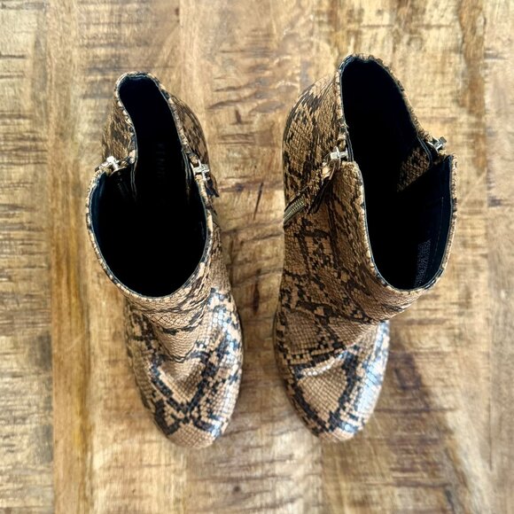 NWOT Kenneth Cole New York Justin Leather Bootie - Picture 3 of 6